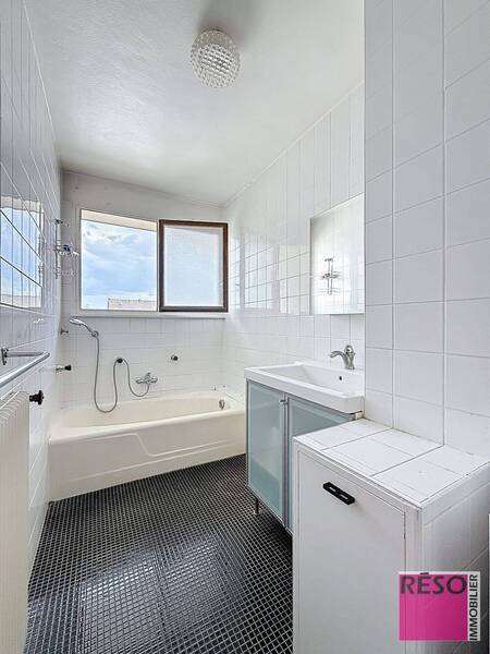Buy apartment 4 rooms 106 m² in Annemasse 74100