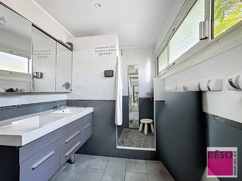 Location appartement 4 pièces 105 m² à Annemasse 74100 - 1 850 €