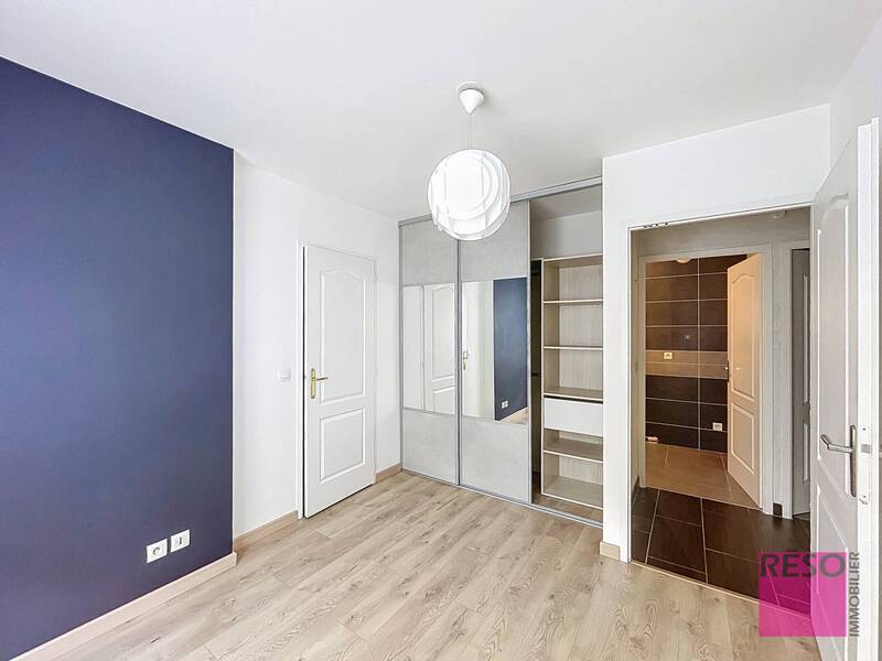Rent apartment 2 rooms 56 m² in Annemasse 74100 - 1 360 €