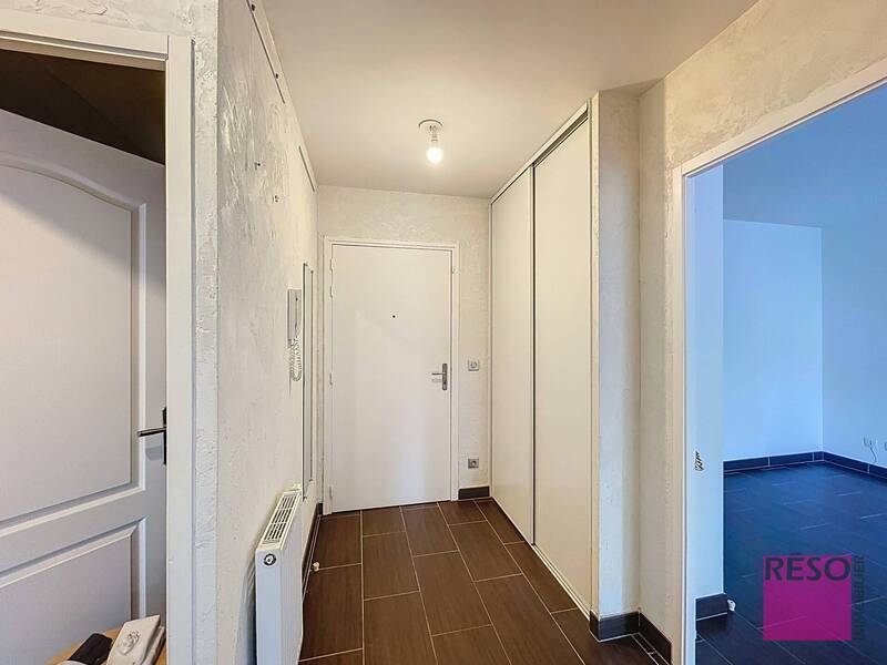 Rent apartment 2 rooms 56 m² in Annemasse 74100 - 1 360 €