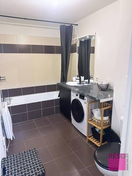 Location appartement 2 pièces 44 m² à Annemasse 74100 - 1 481 €