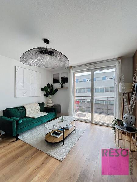 Rent apartment 3 rooms 51 m² in Ville-la-Grand 74100 - 1 750 €