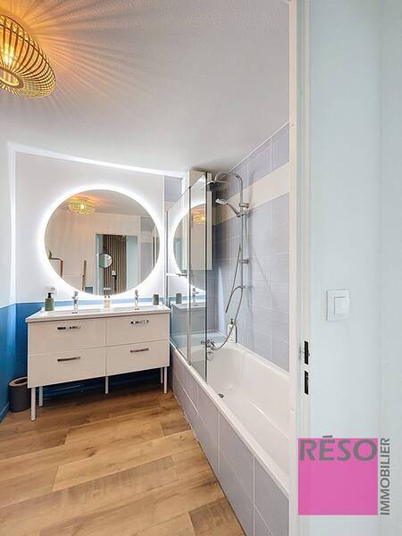 Rent apartment 3 rooms 51 m² in Ville-la-Grand 74100 - 1 750 €