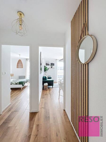 Rent apartment 3 rooms 51 m² in Ville-la-Grand 74100 - 1 750 €