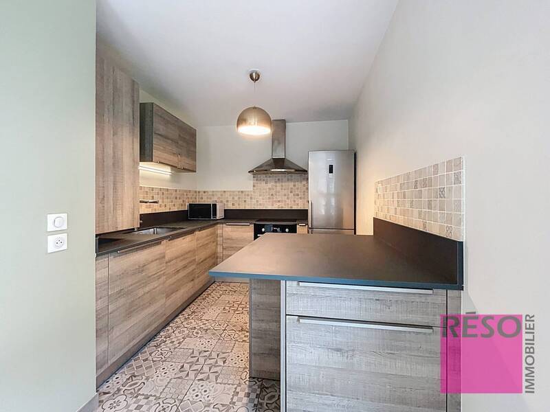 Rent apartment 3 rooms 62 m² in Annemasse 74100 - 1 590 €