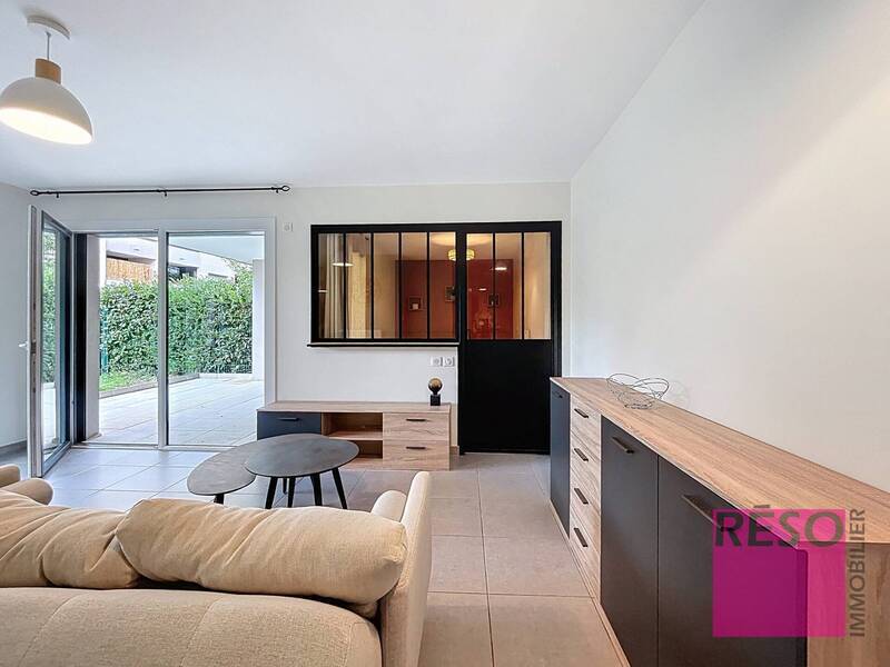 Rent apartment 3 rooms 62 m² in Annemasse 74100 - 1 590 €