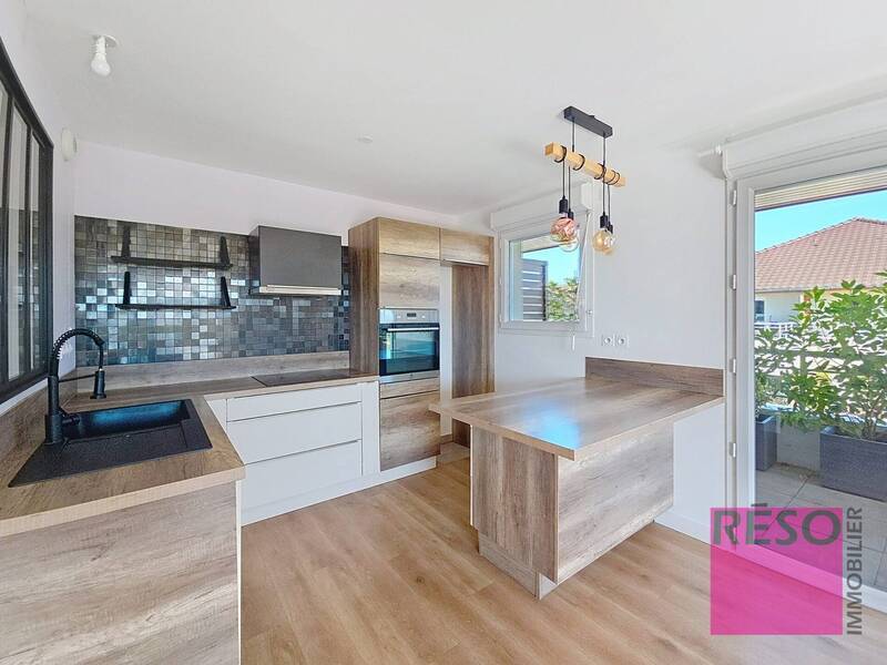 Rent apartment 3 rooms 68 m² in Ville-la-Grand 74100 - 1 690 €