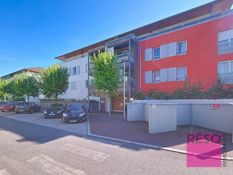 Rent apartment 3 rooms 68 m² in Ville-la-Grand 74100 - 1 690 €