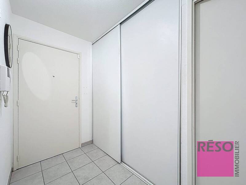 Rent apartment 2 rooms 44 m² in Annemasse 74100 - 1 481 €