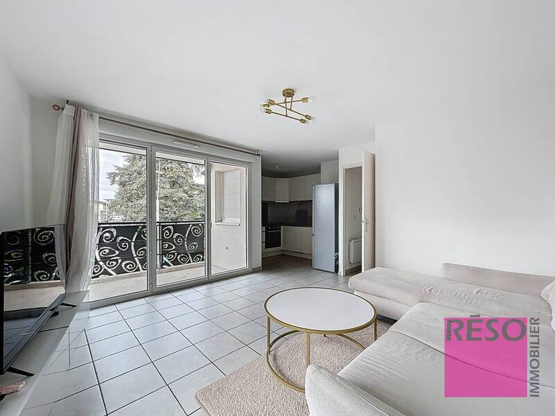 Rent apartment 2 rooms 44 m² in Annemasse 74100 - 1 481 €