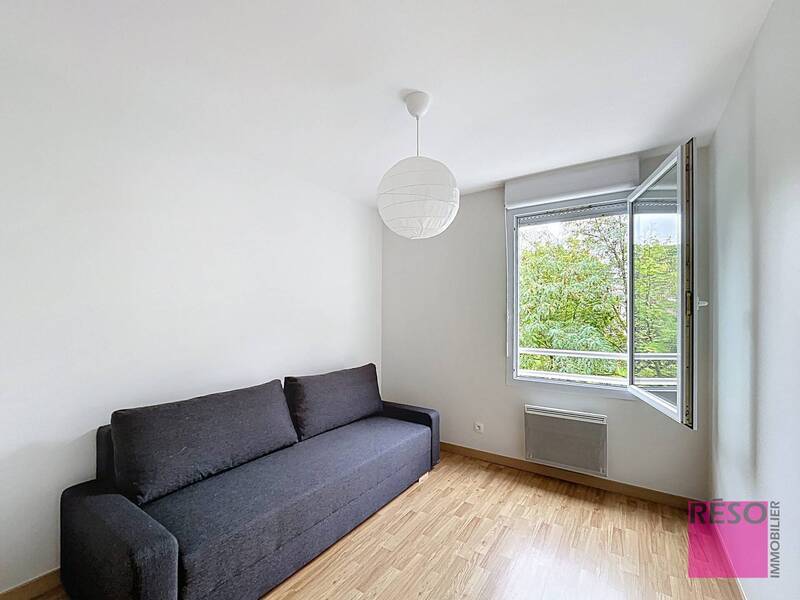 Rent apartment 3 rooms 64 m² in Annemasse 74100 - 1 650 €