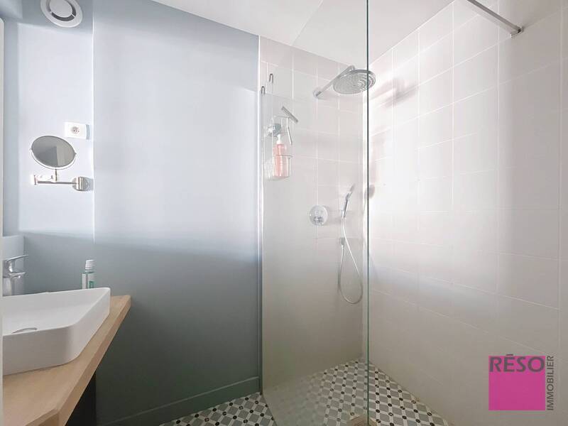 Rent apartment 3 rooms 74 m² in Annemasse 74100 - 1 440 €