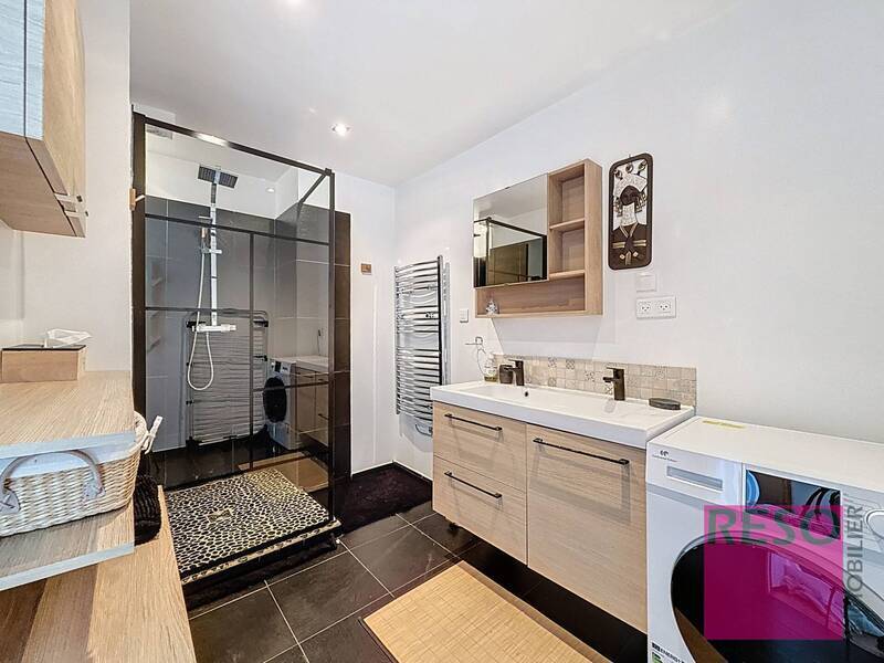 Rent apartment 3 rooms 95.57 m² in Annemasse 74100 - 1 800 €