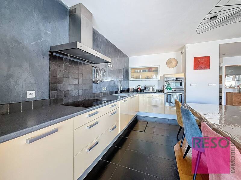 Rent apartment 3 rooms 95.57 m² in Annemasse 74100 - 1 800 €
