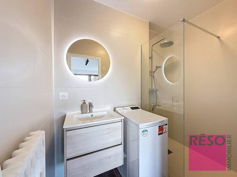 Rent apartment 2 rooms 39 m² in Gaillard 74240 - 1 350 €