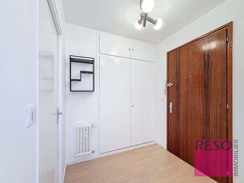Rent apartment 2 rooms 39 m² in Gaillard 74240 - 1 350 €