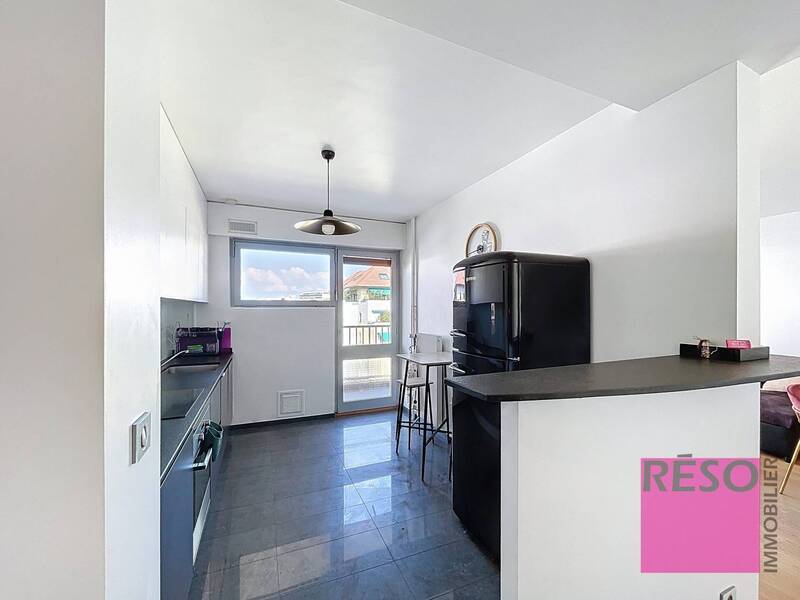 Rent apartment 2 rooms 58 m² in Gaillard 74240 - 1 800 €