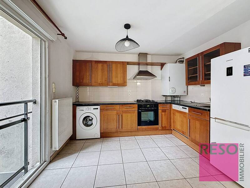 Rent apartment 3 rooms 72 m² in Annemasse 74100 - 1 600 €