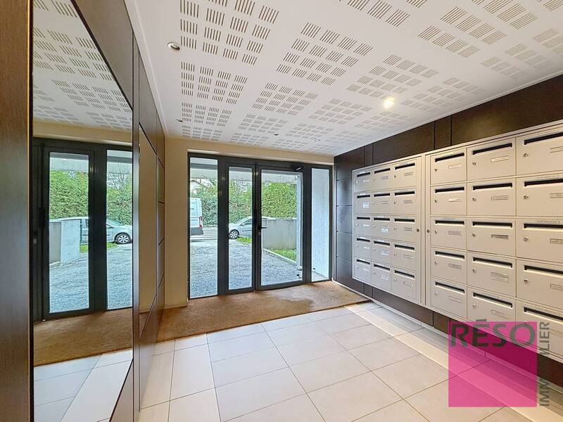 Rent apartment 3 rooms 72 m² in Annemasse 74100 - 1 600 €