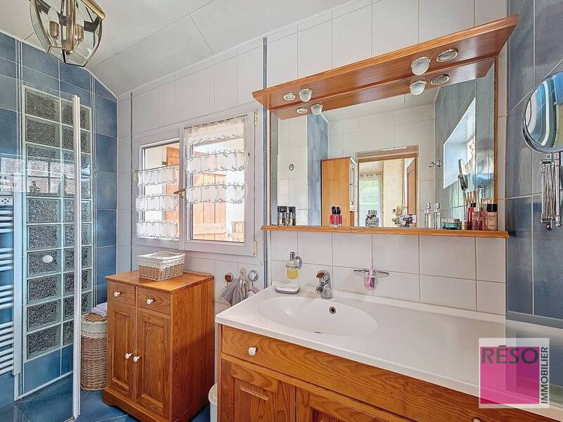 Buy house 4 rooms 116 m² in Bonne 74380