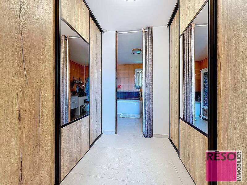 Buy house 5 rooms 140 m² in Cranves-Sales 74380