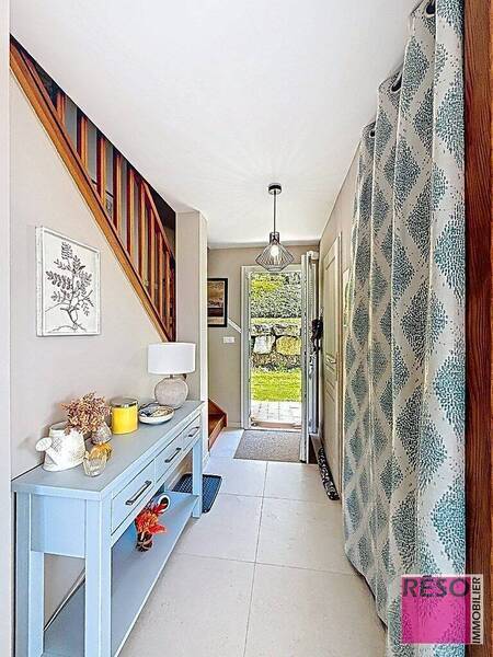 Buy house 5 rooms 140 m² in Cranves-Sales 74380