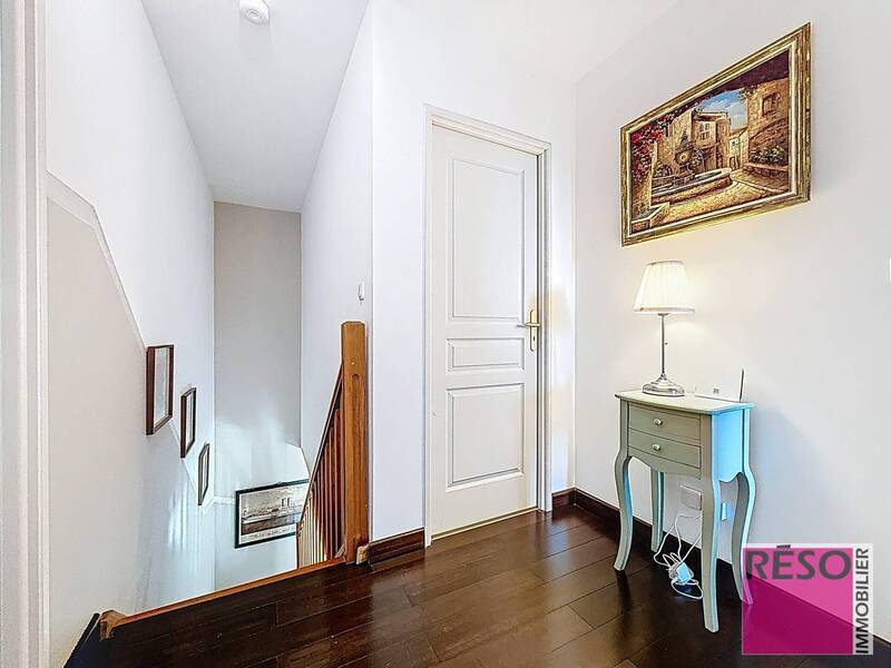 Buy house 5 rooms 140 m² in Cranves-Sales 74380