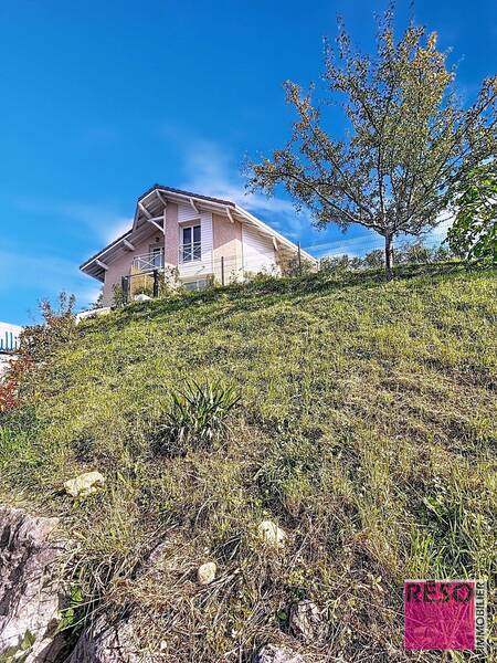 Buy house 5 rooms 140 m² in Cranves-Sales 74380