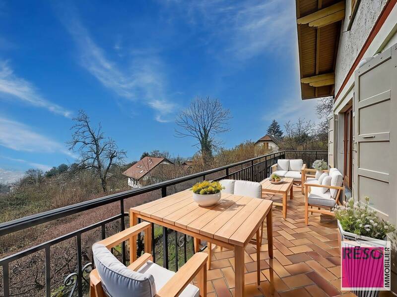 Buy house 5 rooms 82.56 m² in Lucinges 74380