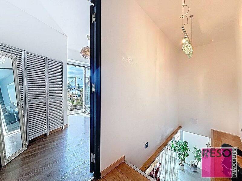 Buy house 5 rooms 160 m² in Arthaz-Pont-Notre-Dame 74380