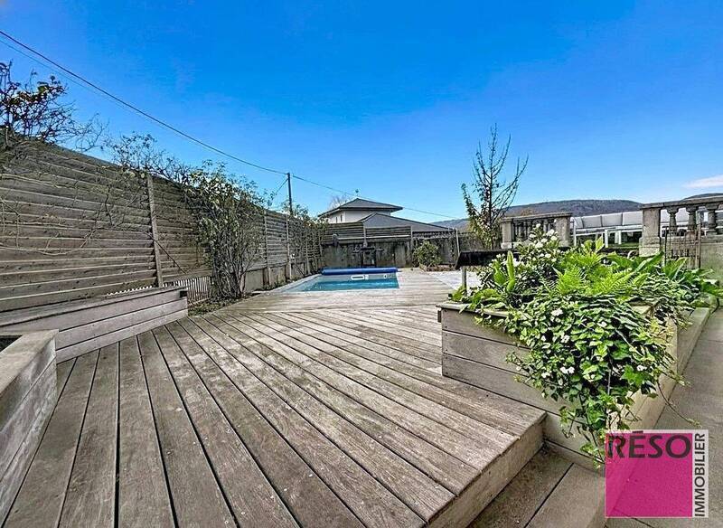 Buy house 5 rooms 160 m² in Arthaz-Pont-Notre-Dame 74380