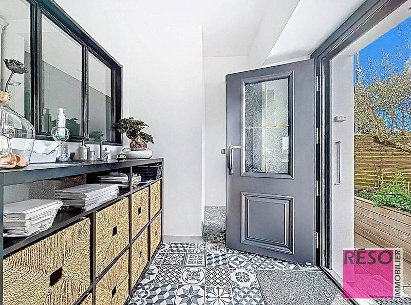 Buy house 5 rooms 160 m² in Arthaz-Pont-Notre-Dame 74380