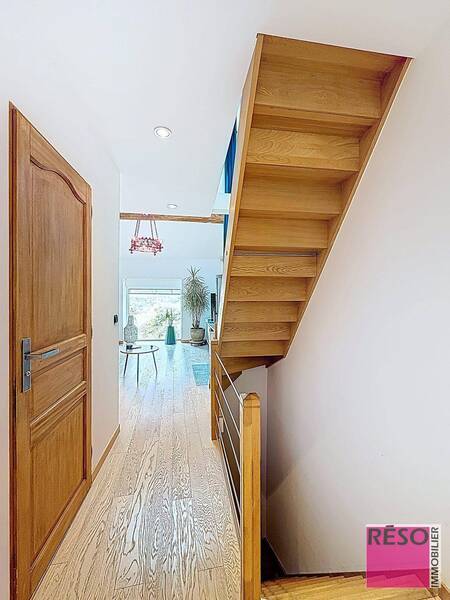 Buy house 5 rooms 160 m² in Arthaz-Pont-Notre-Dame 74380