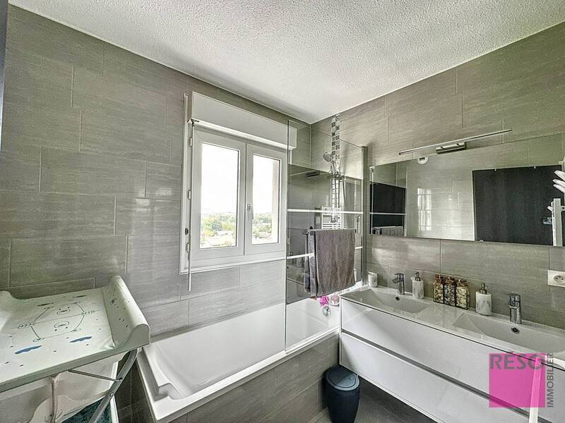 Location appartement 4 pièces 86 m² à Annemasse 74100 - 1 907 €