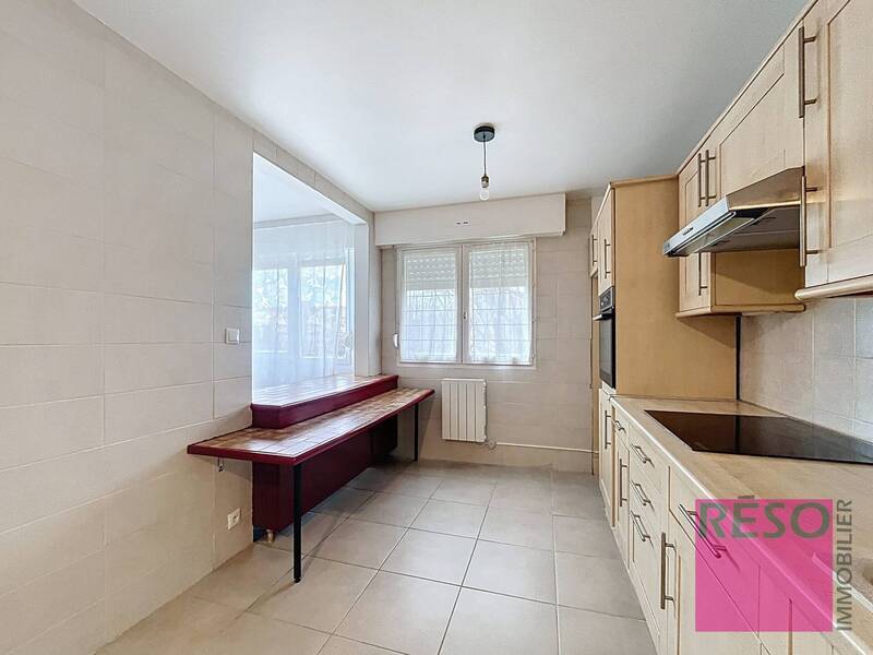 Location appartement 5 pièces 106 m² à Annemasse 74100 - 2 300 €