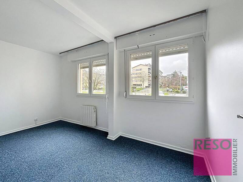 Location appartement 5 pièces 106 m² à Annemasse 74100 - 2 300 €