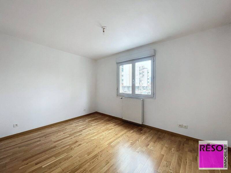 Rent apartment 3 rooms 61 m² in Annemasse 74100 - 1 607 €
