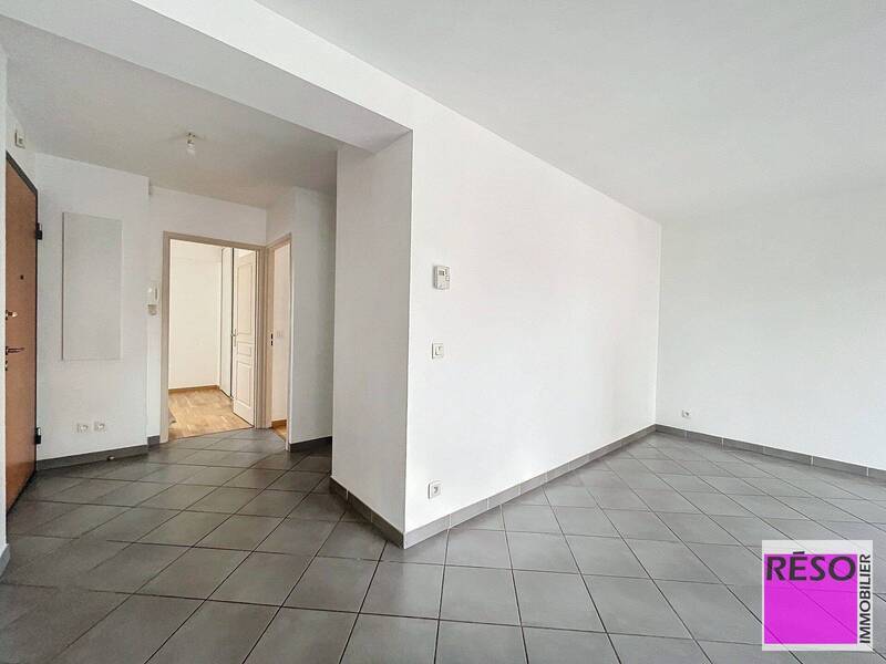 Rent apartment 3 rooms 61 m² in Annemasse 74100 - 1 607 €