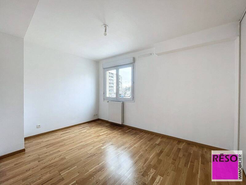 Rent apartment 3 rooms 61 m² in Annemasse 74100 - 1 607 €