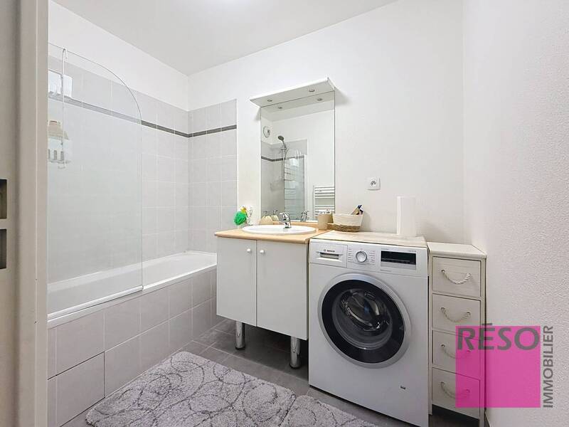 Buy apartment 2 rooms 45 m² in Thonon-les-Bains 74200