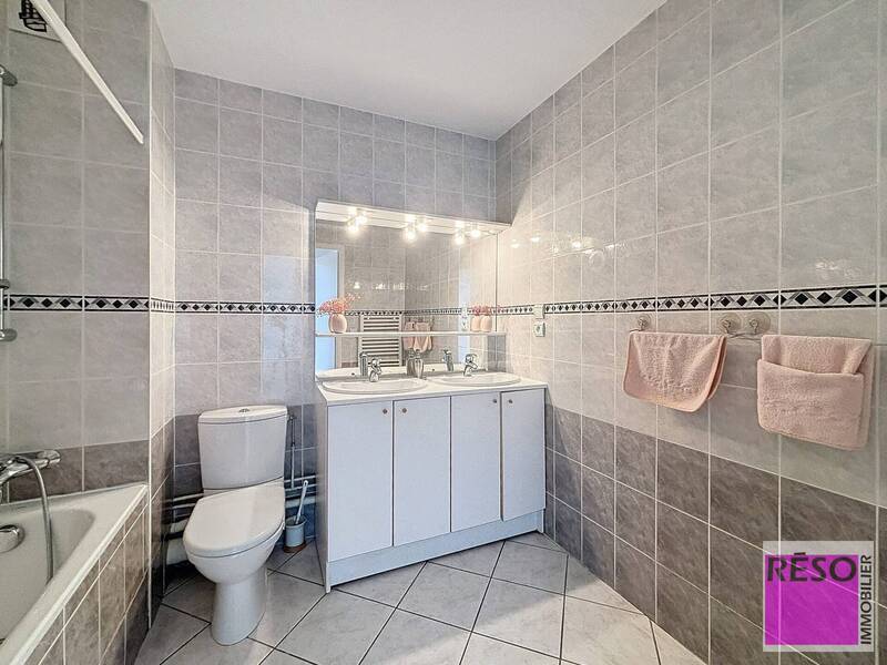 Location appartement 3 pièces 93 m² à Gaillard 74240 - 2 000 €