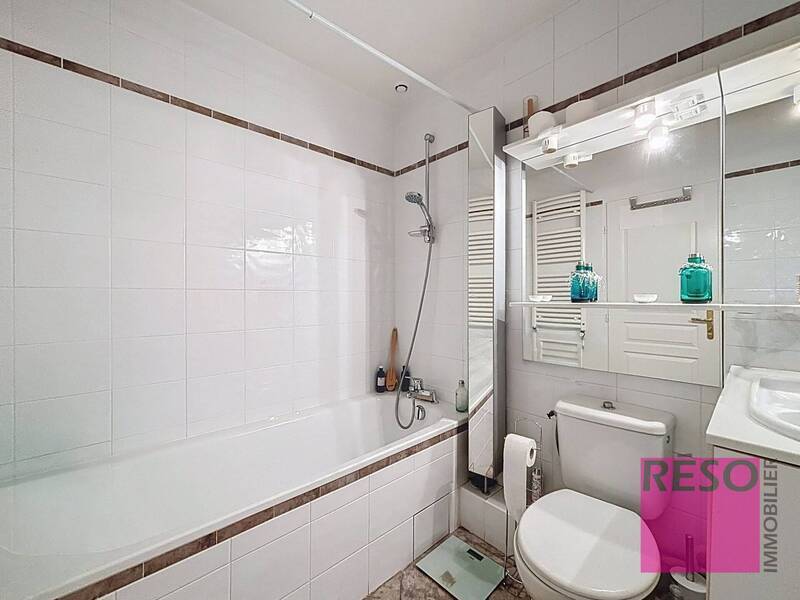 Buy house 6 rooms 142 m² in Bossey 74160