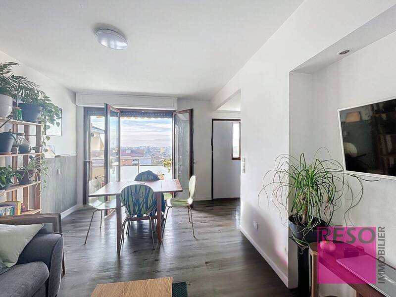 Rent apartment 2 rooms 43 m² in Annemasse 74100 - 1 160 €