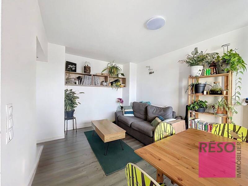 Rent apartment 2 rooms 43 m² in Annemasse 74100 - 1 160 €