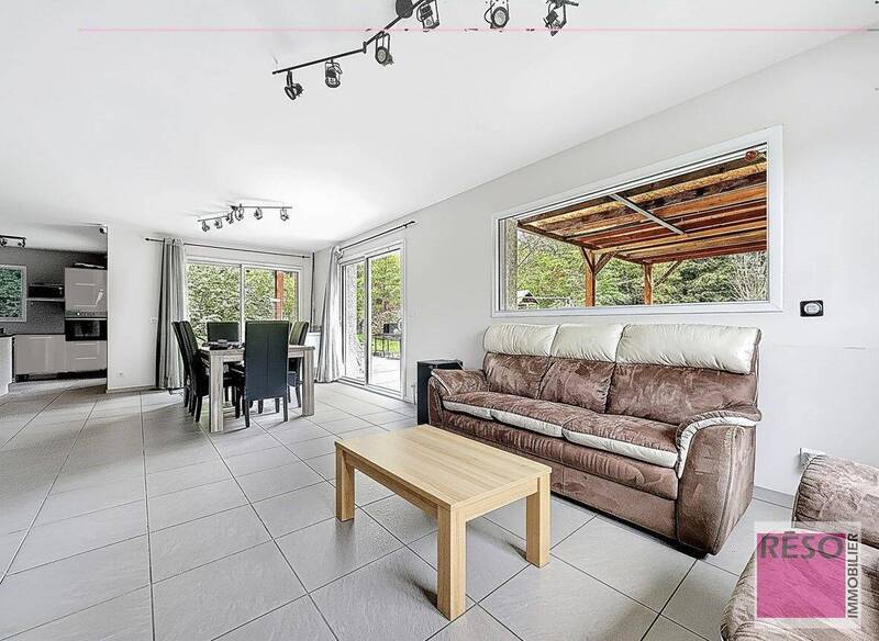 Buy house 5 rooms 114.64 m² in Arenthon 74800