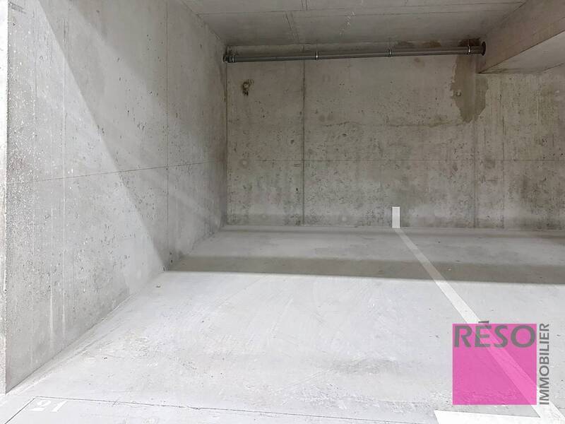 Rent apartment 3 rooms 77 m² in Ambilly 74100 - 2 350 €