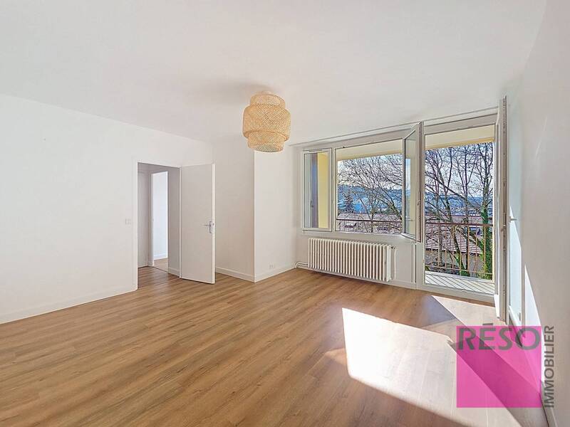 Rent apartment 2 rooms 50 m² in Annemasse 74100 - 1 300 €