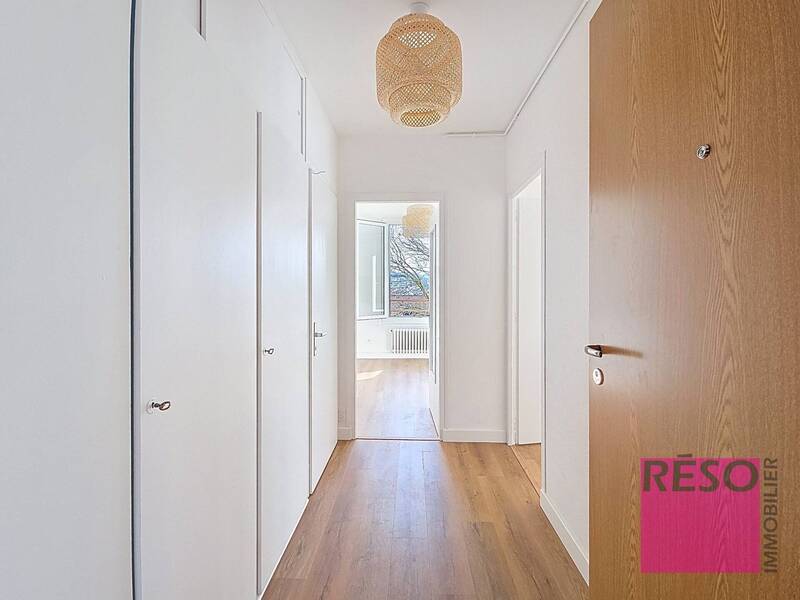 Rent apartment 2 rooms 50 m² in Annemasse 74100 - 1 300 €