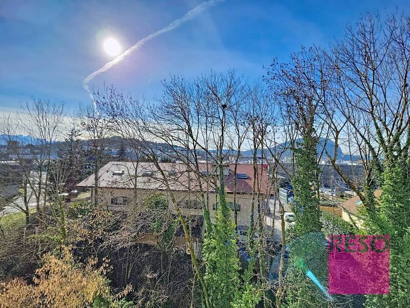 Rent apartment 2 rooms 50 m² in Annemasse 74100 - 1 300 €