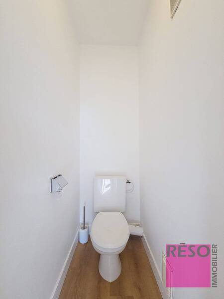 Rent apartment 2 rooms 50 m² in Annemasse 74100 - 1 300 €